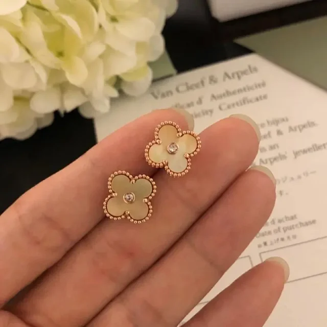Van Cleef & Arpels Jewelry Four-Leaf Clover Stud Earrings product detail image 7