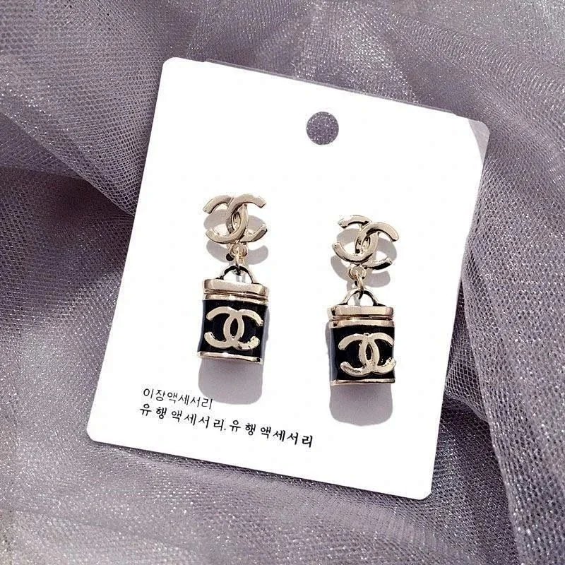 Chanel CC Logo Bucket Charm Earrings White Gold Jewelry product detail 2 in Litbuy spreadsheet finds