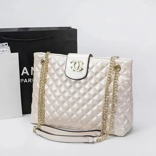 Chanel Crossbody Bags Quilted Chain-Strap Bag product detail image 3