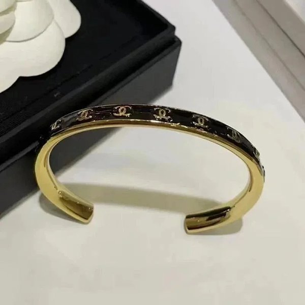 Chanel CC Logo Enamel Bangle Gold Bracelet Jewelry Bracelets product listing in Litbuy spreadsheet finds