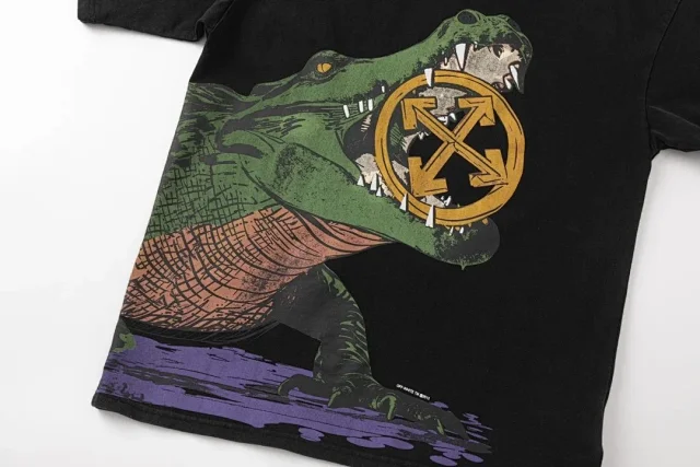 Off-White T-Shirts Graphic Print Crewneck T-Shirt product detail image 6