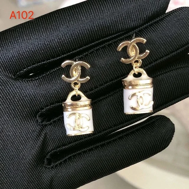 Chanel Jewelry Earrings product detail image 2