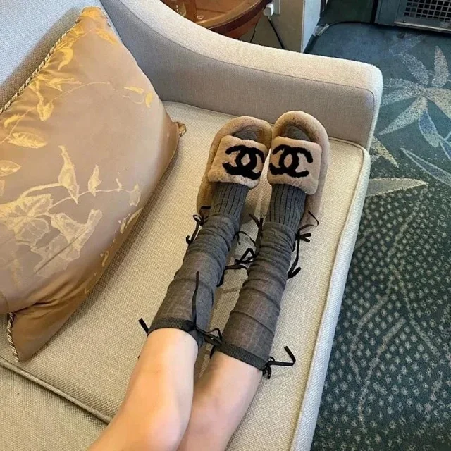 Chanel Slippers Faux Fur Double-C Logo Slide product detail image 2
