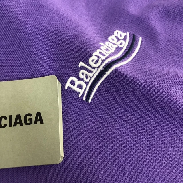Balenciaga T-Shirts Crewneck T-Shirt with Logo Chest Print product detail image 7