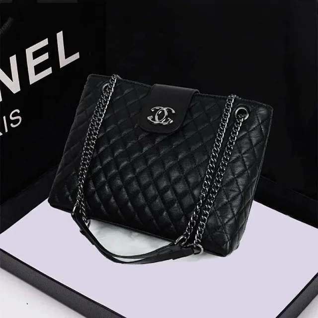Chanel Crossbody Bags Quilted Chain-Strap Bag product detail image 2
