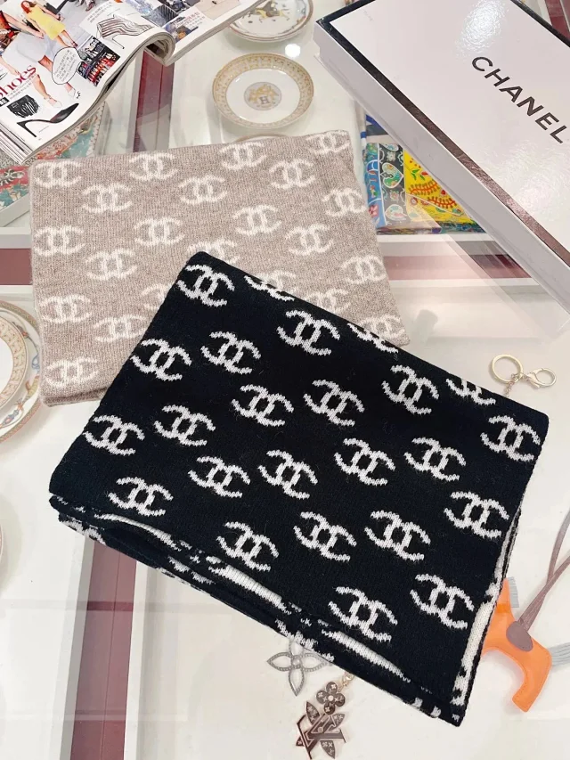Chanel Scarves Knitted scarf with interlocking CC motif and contrast trim product detail image 2