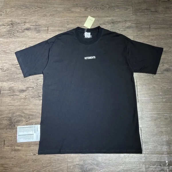 Vetements Small Logo Black T-Shirt - 1