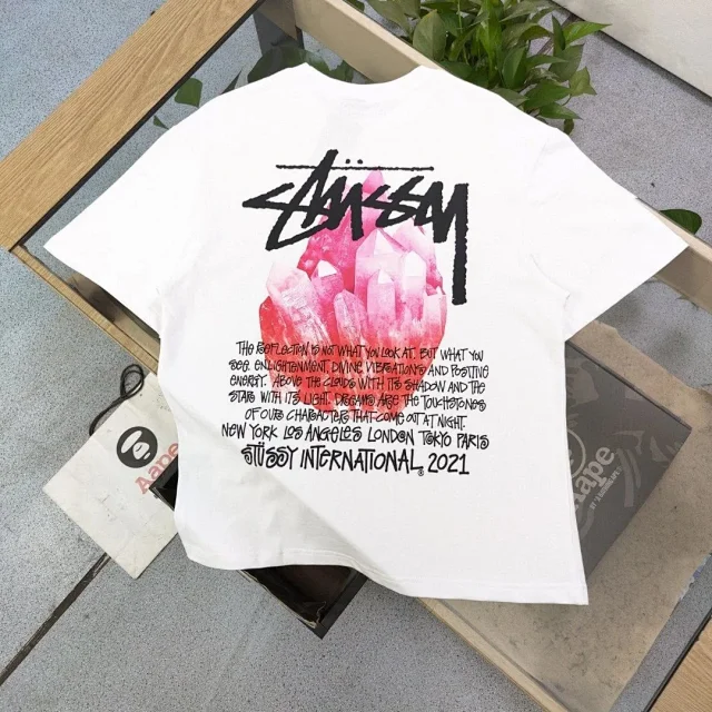 Stüssy T-Shirts Short-Sleeve Crew Neck Logo Graphic product detail image 4