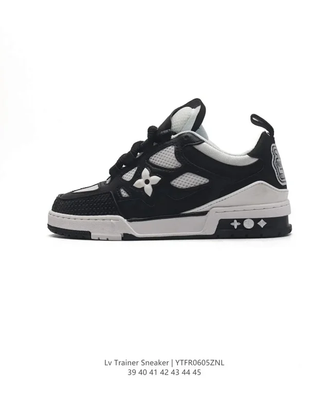 Louis Vuitton LV Trainer Sneaker product detail image 2