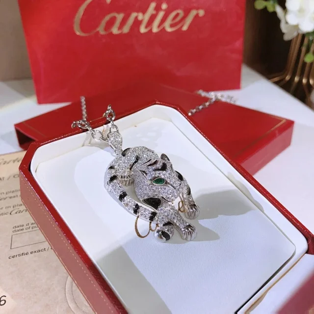 Cartier Jewelry Panther pendant necklace product detail image 2