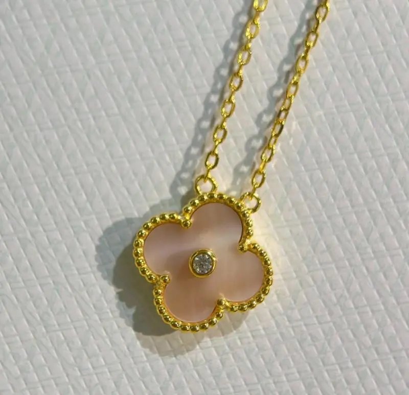 Unbranded Jewelry Four-Leaf Clover Pendant Necklace image 5
