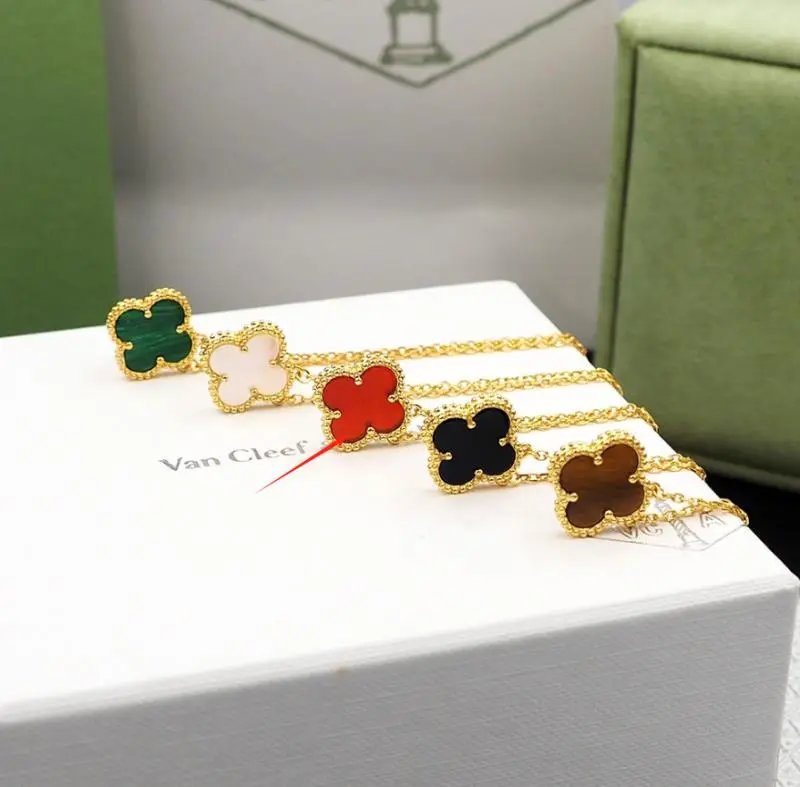 Unbranded Jewelry Four-Leaf Clover Pendant Necklace — 7348-Red