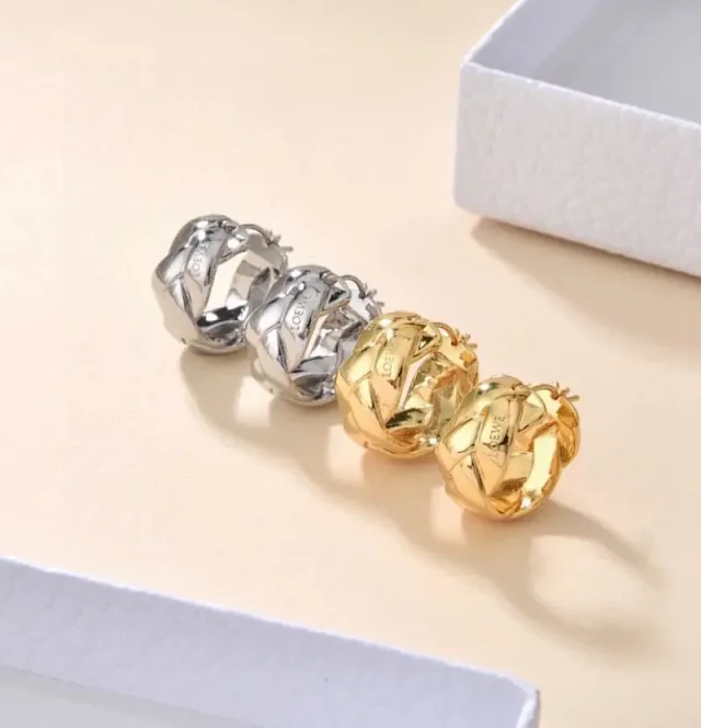 LOEWE Jewelry Logo stud earrings product detail image 1
