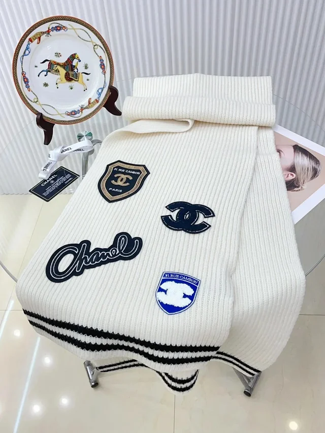 Chanel Scarves Knitted scarf with interlocking CC motif and contrast trim product detail image 6
