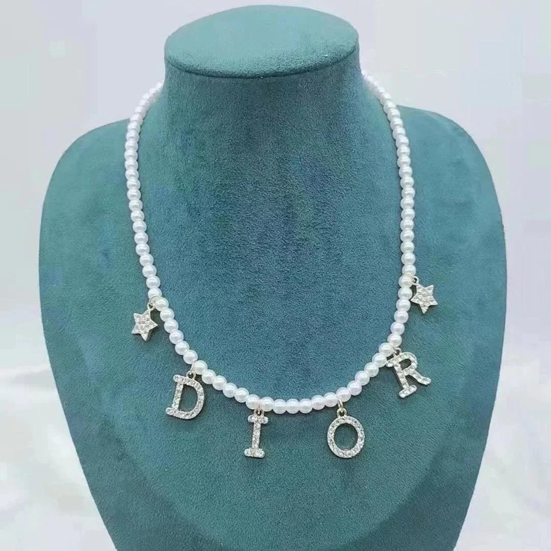 Dior Letter Pendant Pearl Necklace White Jewelry Necklaces product detail 3 in Litbuy spreadsheet finds