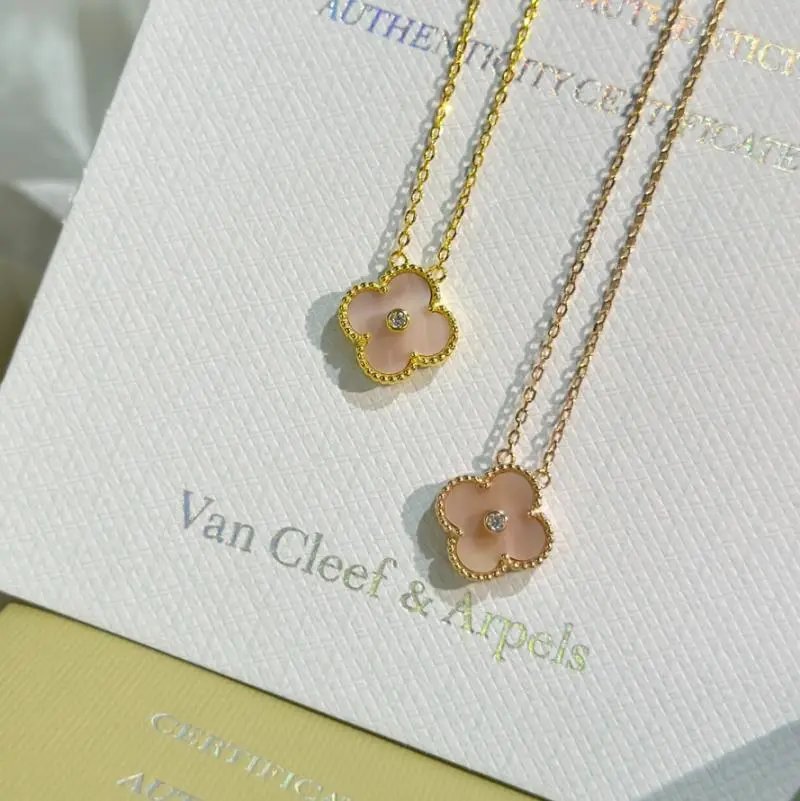 Unbranded Jewelry Four-Leaf Clover Pendant Necklace image 4