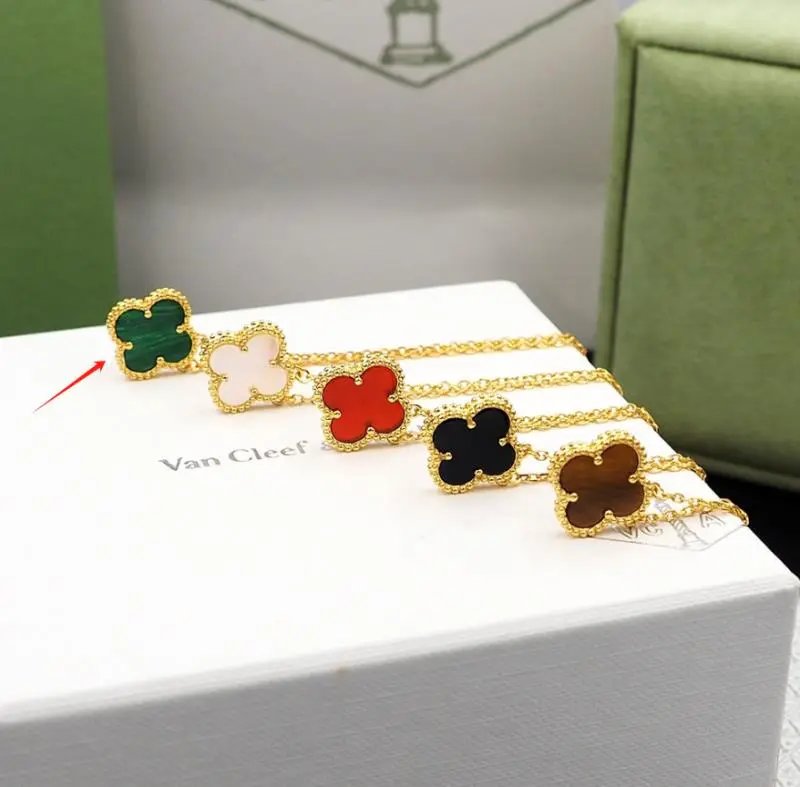 Unbranded Jewelry Four-Leaf Clover Pendant Necklace — 7348-Green