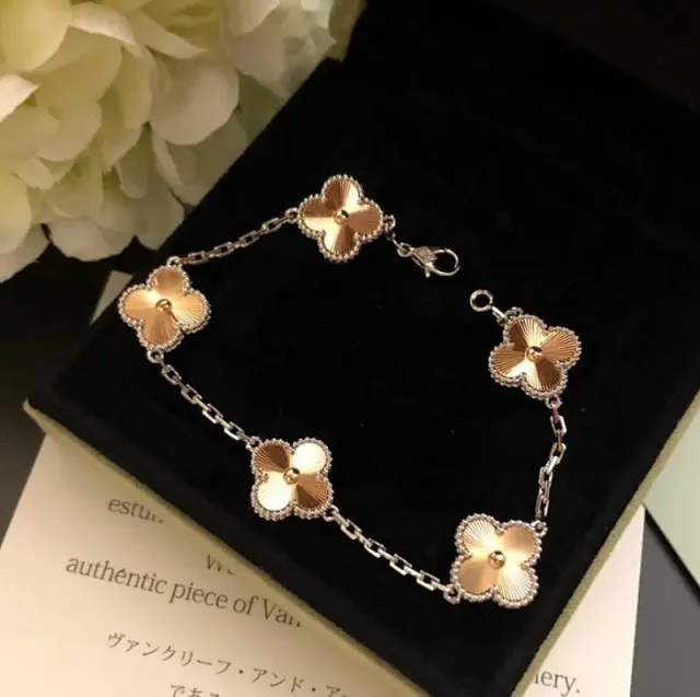 Unbranded Jewelry Clover Chain Bracelet product detail image 6