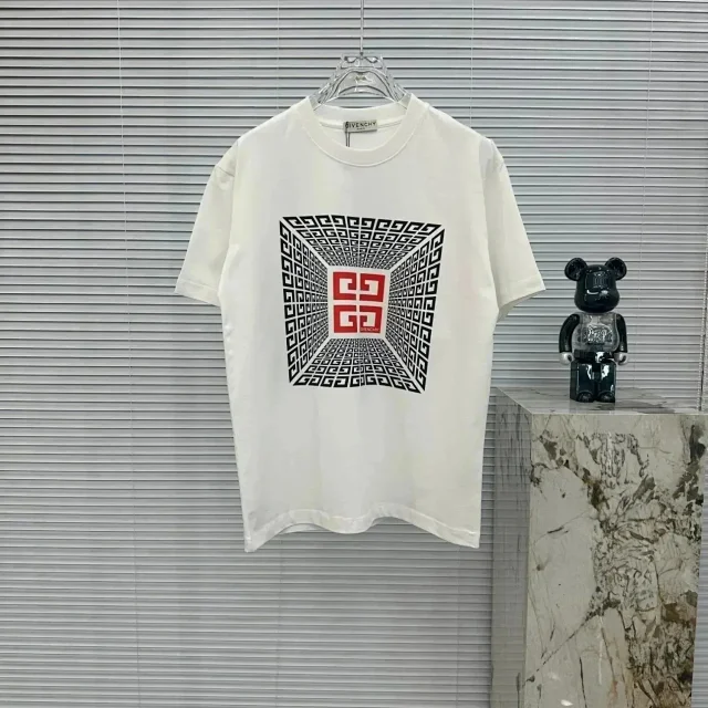 Givenchy T-Shirts Graphic Print T-Shirt product detail image 4