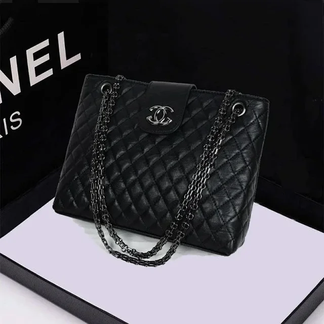 Chanel Crossbody Bags Quilted Chain-Strap Bag product detail image 6