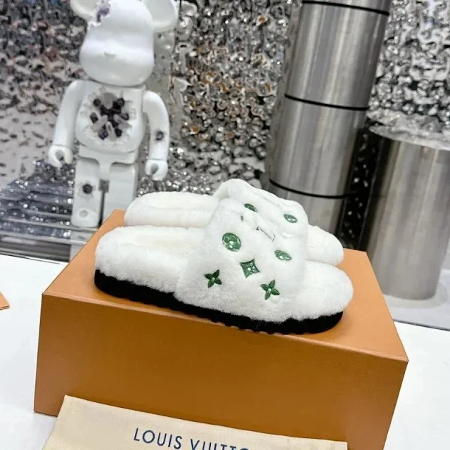 Louis Vuitton Slippers Faux-Fur Monogram Mule product detail image 4