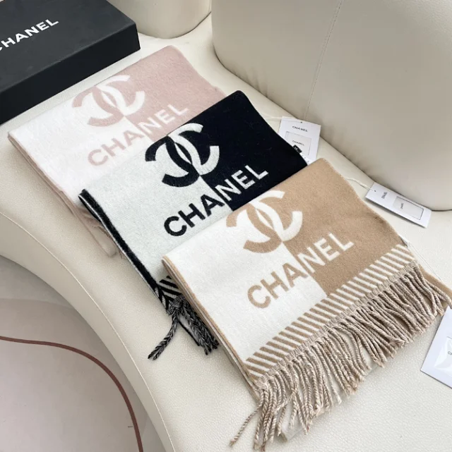 CHANEL Scarves Logo Knit Fringed Scarf product detail image 2