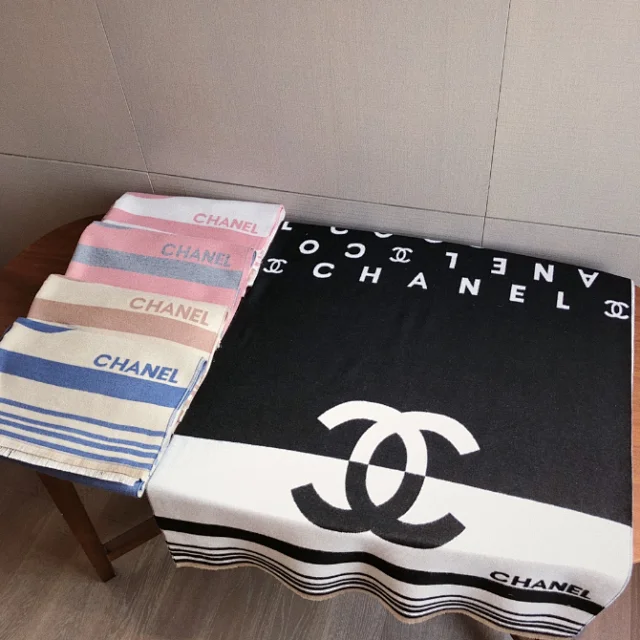 CHANEL Scarves Logo Knit Fringed Scarf product detail image 3