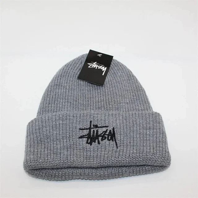 Stüssy Hats Embroidered Logo Rib-Knit Cuffed Beanie product detail image 4