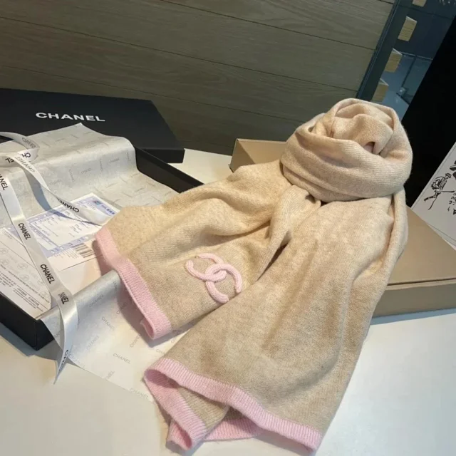 Chanel Scarves Knitted scarf with interlocking CC motif and contrast trim product detail image 3