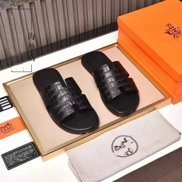 Hermès Oran Sandals Black Crocodile-Embossed Leather Slippers - 1
