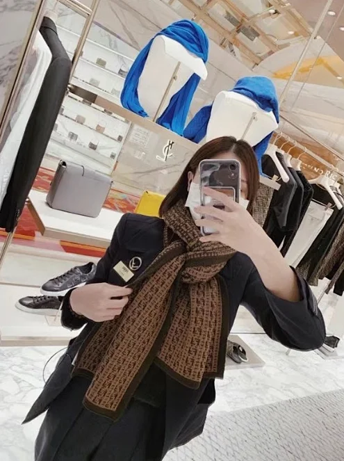 Fendi Scarves Knitted FF Logo Scarf product detail image 2