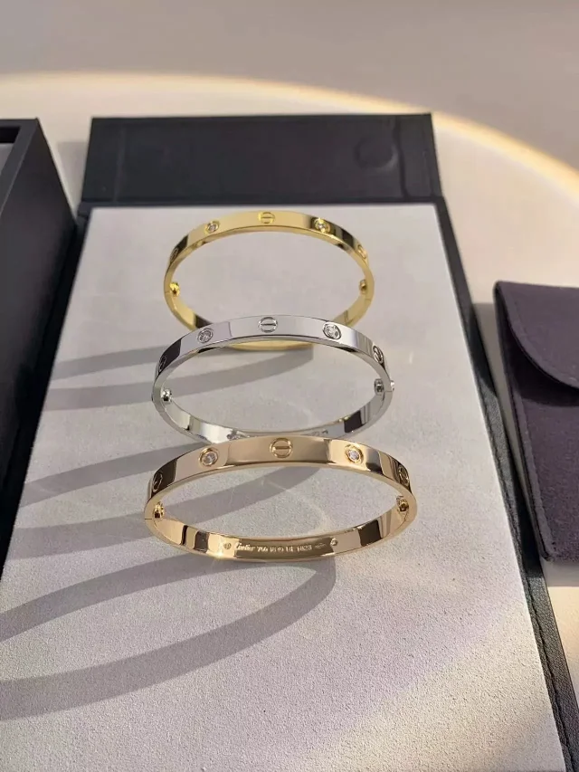 Cartier Jewelry LOVE bracelet with diamond-set screw motifs product detail image 2
