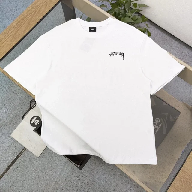 Stüssy T-Shirts Short-Sleeve Crew Neck Logo Graphic product detail image 1