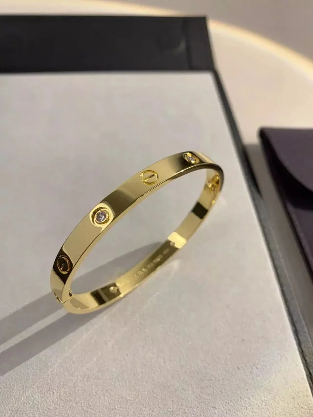 Cartier Jewelry LOVE bracelet with diamond-set screw motifs product detail image 8