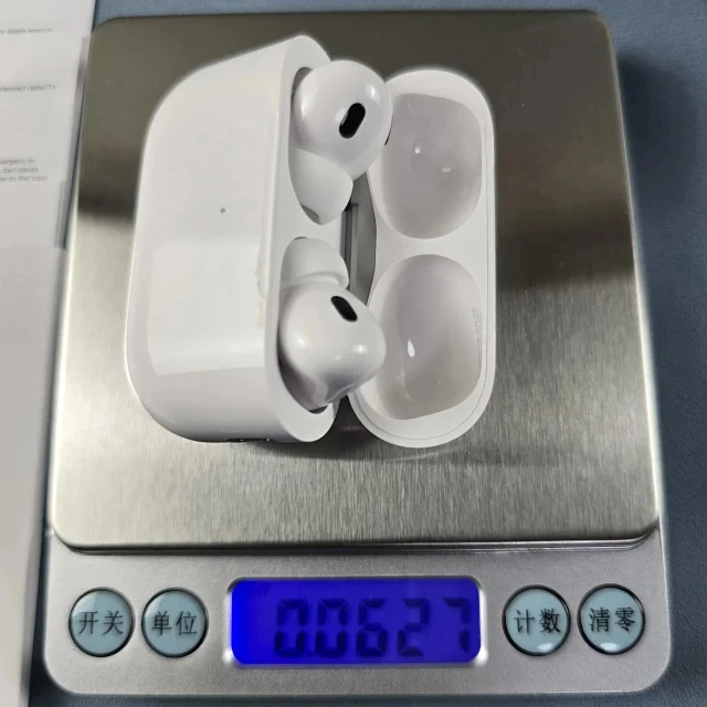 Bang & Olufsen Wireless earbuds product detail image 3