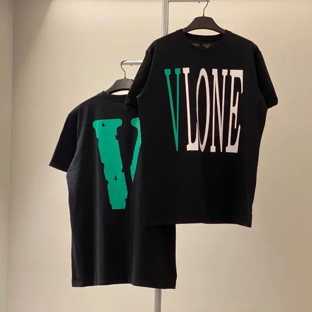 VLONE T-Shirts Short-Sleeve Logo Graphic product detail image 2