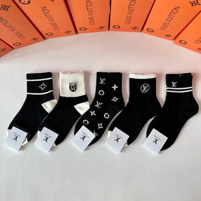 Louis Vuitton Socks 5-Pair Logo Crew Set product detail image 2