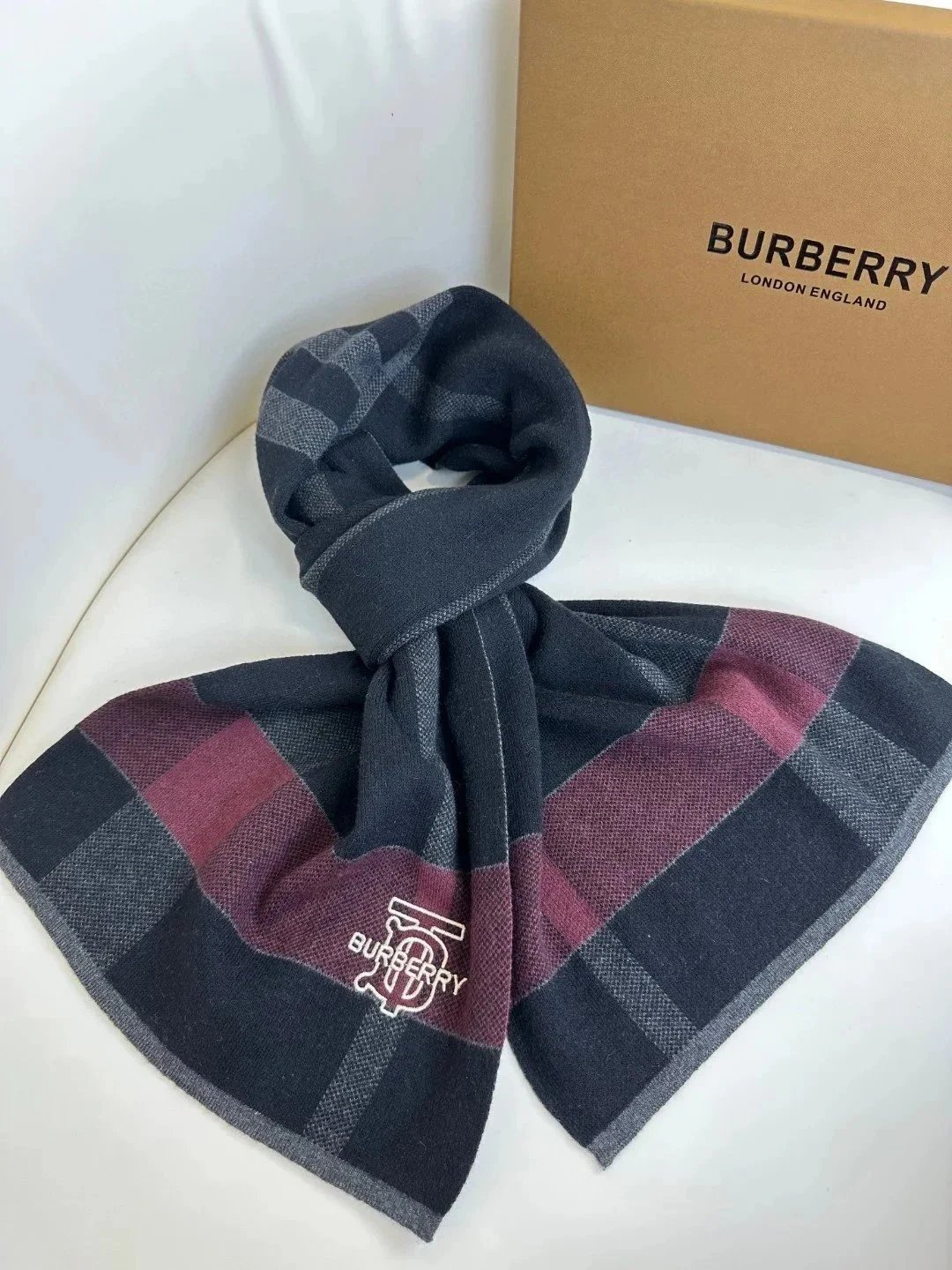Burberry Scarves Check Plaid Scarf image 8