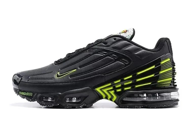Nike Sneakers Air Max Plus 3 — 33