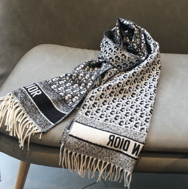 CHANEL Scarves Logo Knit Fringed Scarf product detail image 9