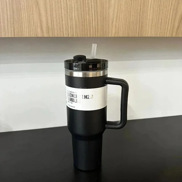 Stanley Uncategorized Quencher H2.0 Tumbler with Handle and Straw product detail image 8