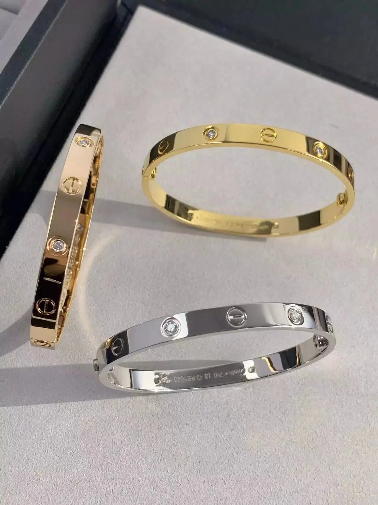 Cartier Jewelry LOVE bracelet with diamond-set screw motifs image 3