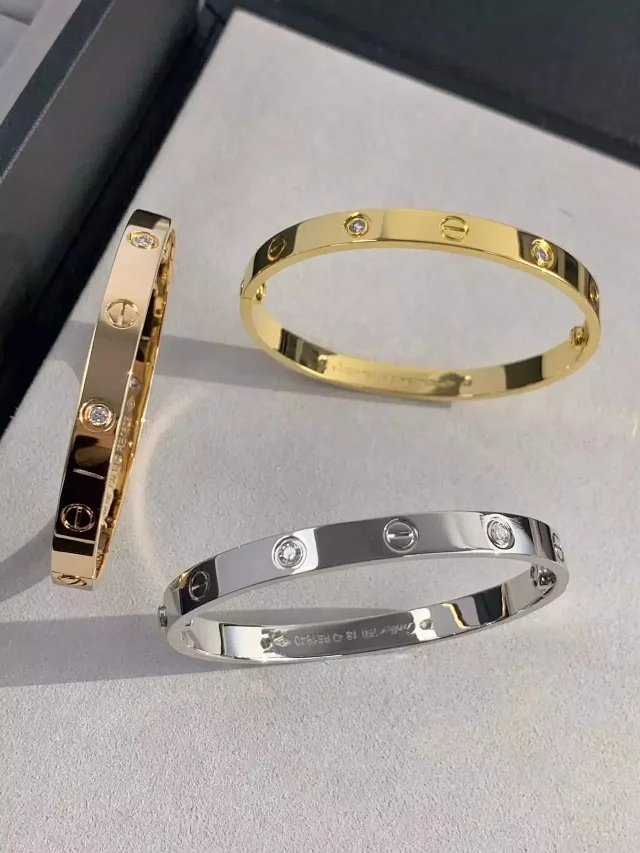 Cartier Jewelry LOVE bracelet with diamond-set screw motifs product detail image 3