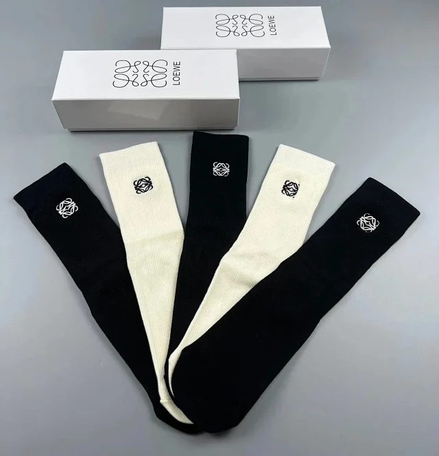 Chanel Socks Ribbed Logo Crew product detail image 9
