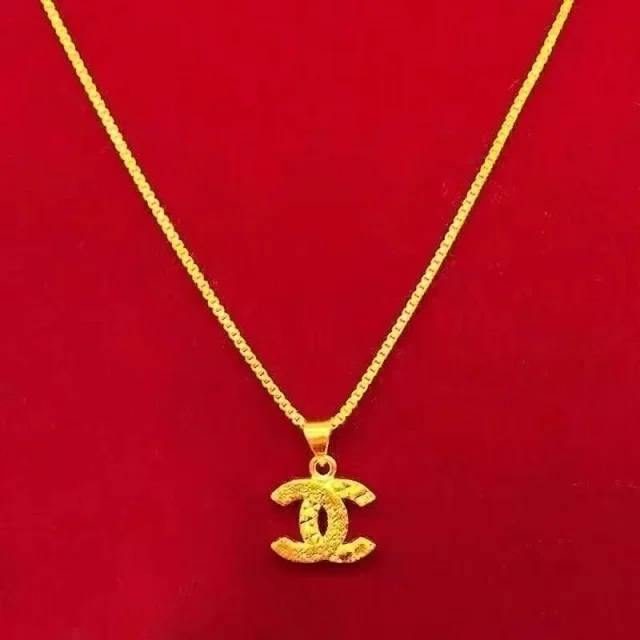 Chanel Jewelry Gold-tone Double C Pendant Necklace product detail image 2