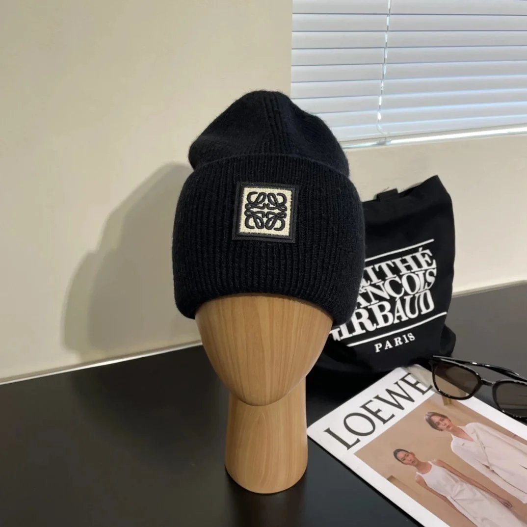 Loewe Anagram Patch Beanie Black - 1