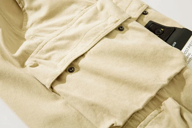 Stone Island Trousers Cargo with multiple flap pockets and Compass badge product detail image 17