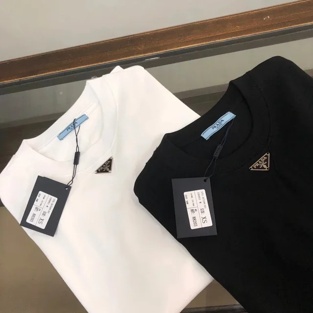 Prada T-Shirts Short-Sleeve Triangle Logo T-Shirt product detail image 2
