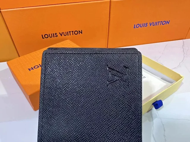 Louis Vuitton Wallets & Card Holders Monogram bifold wallet product detail image 26