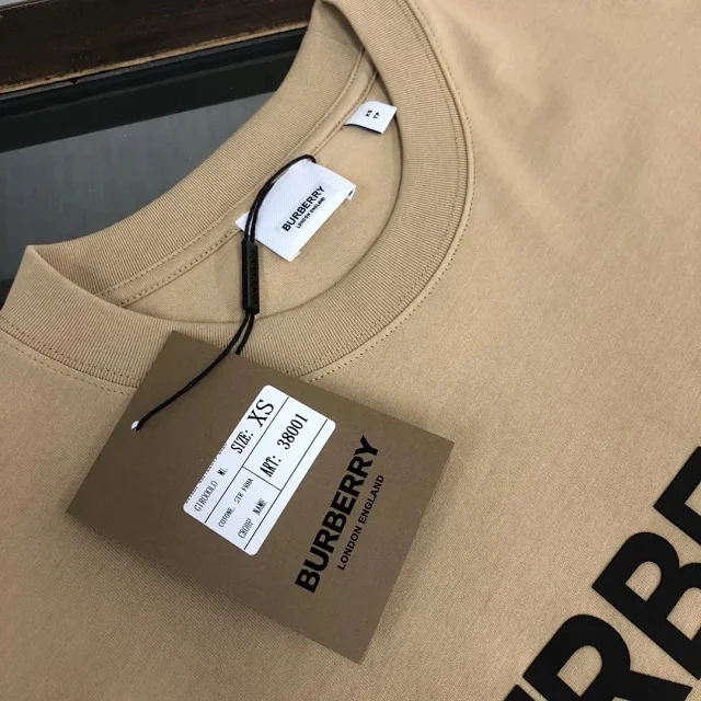 Burberry T-Shirts Crew-neck logo-print short-sleeve T-shirt product detail image 3